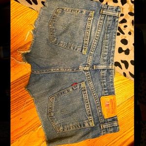 Levi’s Superlow 🌼 daisy dukes shorts {low rise}